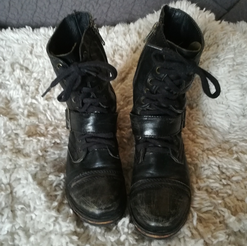 Steve Madden distressed black boots